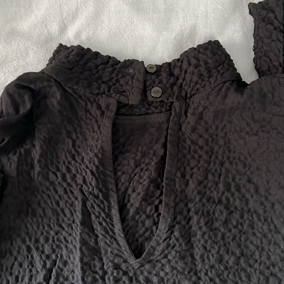 Zara Textured Mock Neck Blouse - Picture 4 of 5